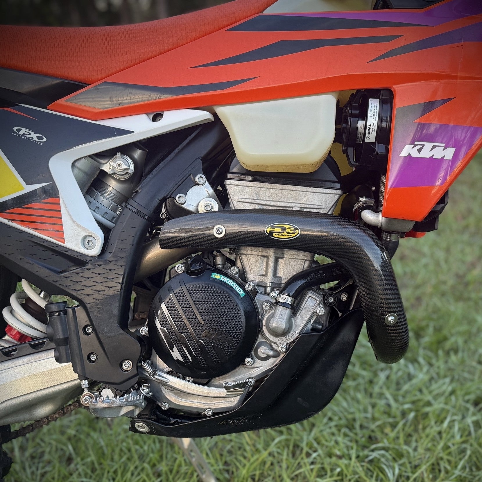 P3 Carbon Heat Shield MAXCoverage: KTM 350 EXC-F/XW-F | HUSQ FE 350(S)(W) | GasGas ES/EC 350F | 2024 - 2025 - 0