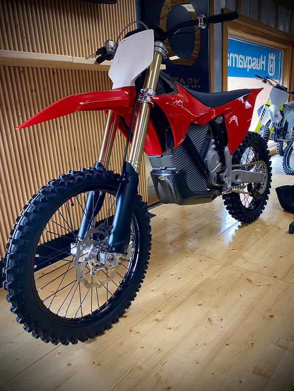 P3 Carbon Fiber Skid Plate Stark Varg (All Models) / EX / SuperMoto 2022 - 2026 | No Linkage Guard (See PN 300001 for Integrated Linkage Guard)