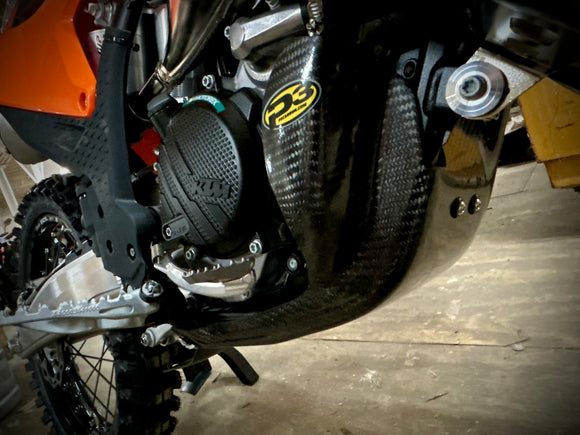 P3 Carbon Skid Plate KTM / Husqvarna / GasGas  125/150 Models | 2025 - 2026 | NO Integrated Linkage Guard (See 301044 for Linkage) | (See Fitment Chart)