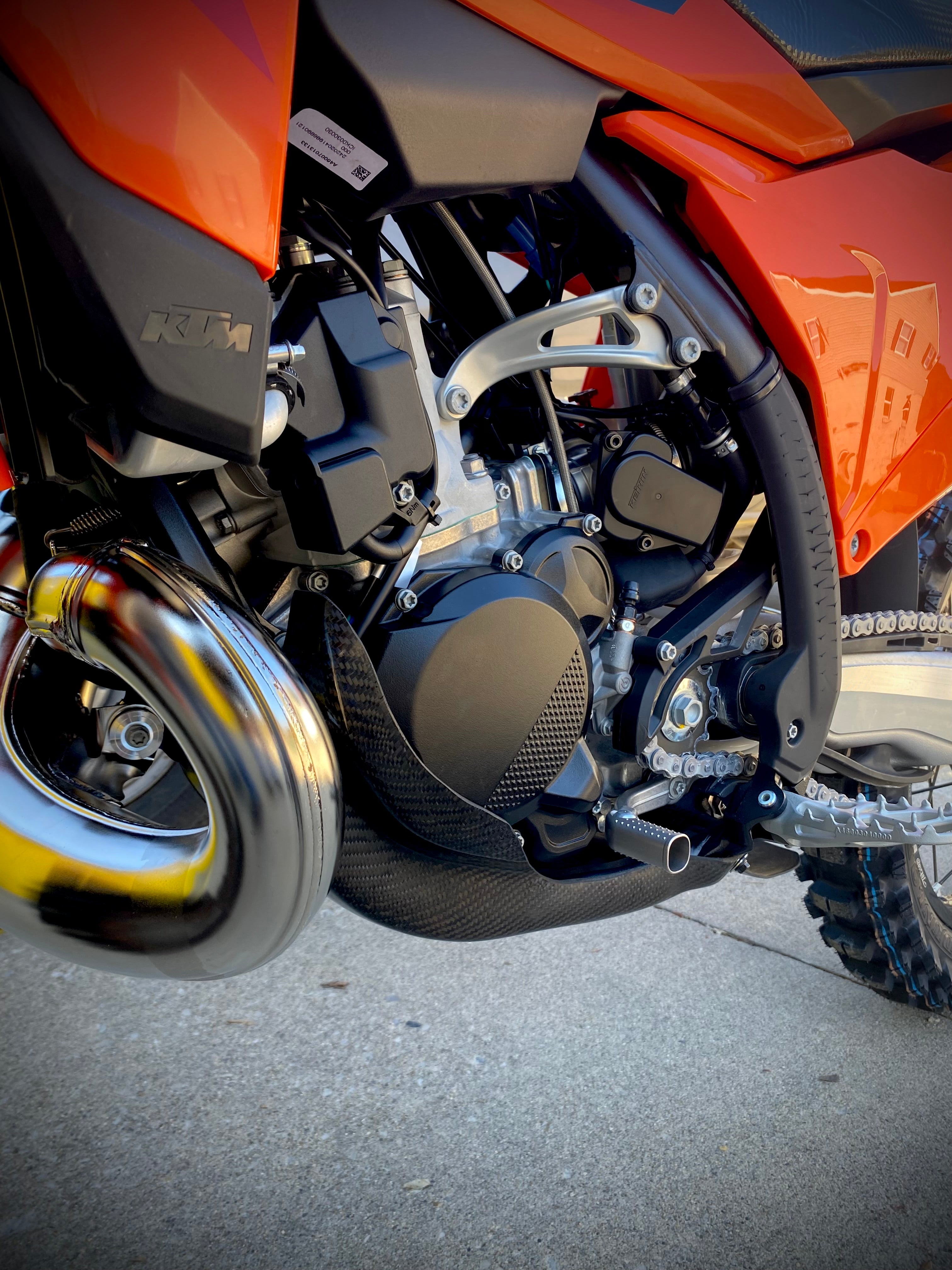 P3 Carbon Fiber Skid Plate 2025 KTM 250/300 | HUSQ 250/300 | GasGas 250/300 (See Fitment Chart)| With Integrated Linkage Guard (See Product 301086 for No Linkage Guard)