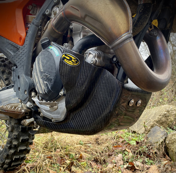 P3 Carbon Skid Plate KTM  / HUSQVARNA / GASGAS 250/350 4-Stroke Models | 2025 - 2026 (See Fitment Chart)  With Integrated Linkage Guard (See Product 301098 for No Linkage Guard)
