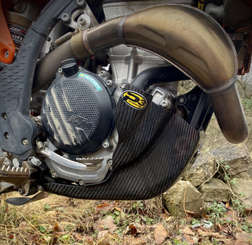 P3 Carbon Skid Plate KTM  / HUSQVARNA / GASGAS 250/350 4-Stroke Models | 2025 - 2026 (See Fitment Chart)  With Integrated Linkage Guard (See Product 301098 for No Linkage Guard) - 0