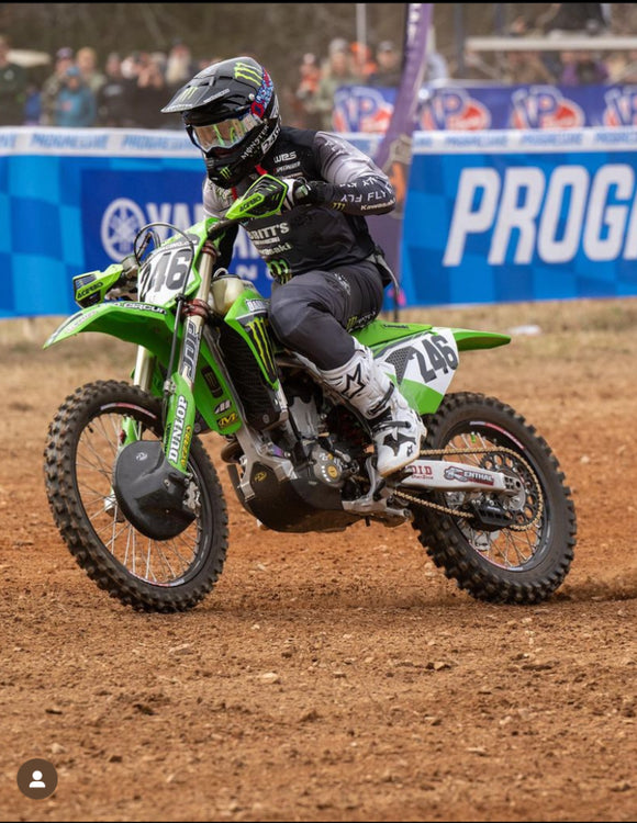 P3 Carbon Skid Plate Kawasaki KX450 F/X 2019 - 2023 | KX250 F/X/XC 2021 - 2024 | KX450SR 2019 - 2024