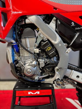 P3 Carbon Lithium Battery Holder CRF250 R/RX & 450 R/RX | 2021 - 2026 (See Fitment Chart)