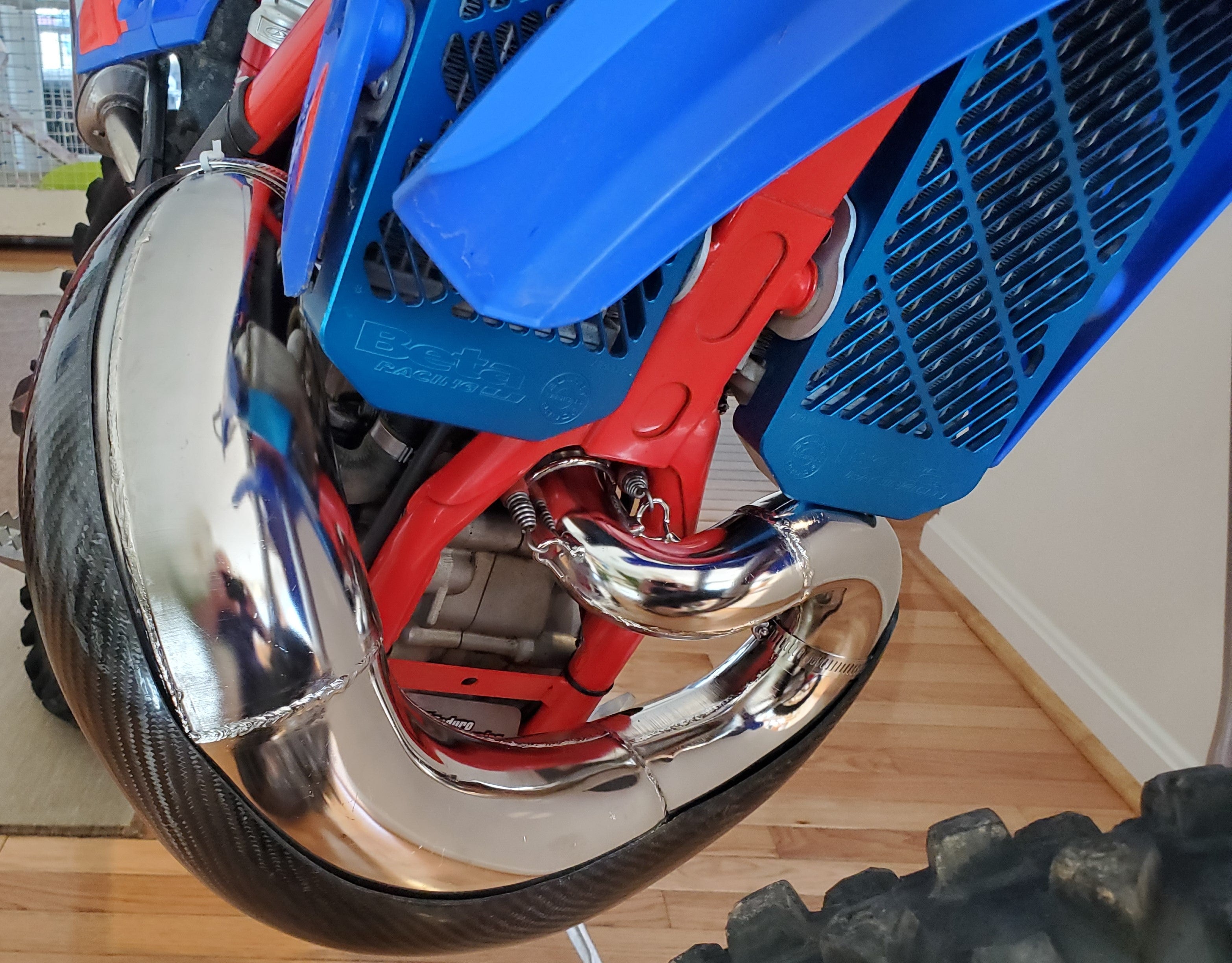 BETA PIPE GUARDS | P3 Carbon