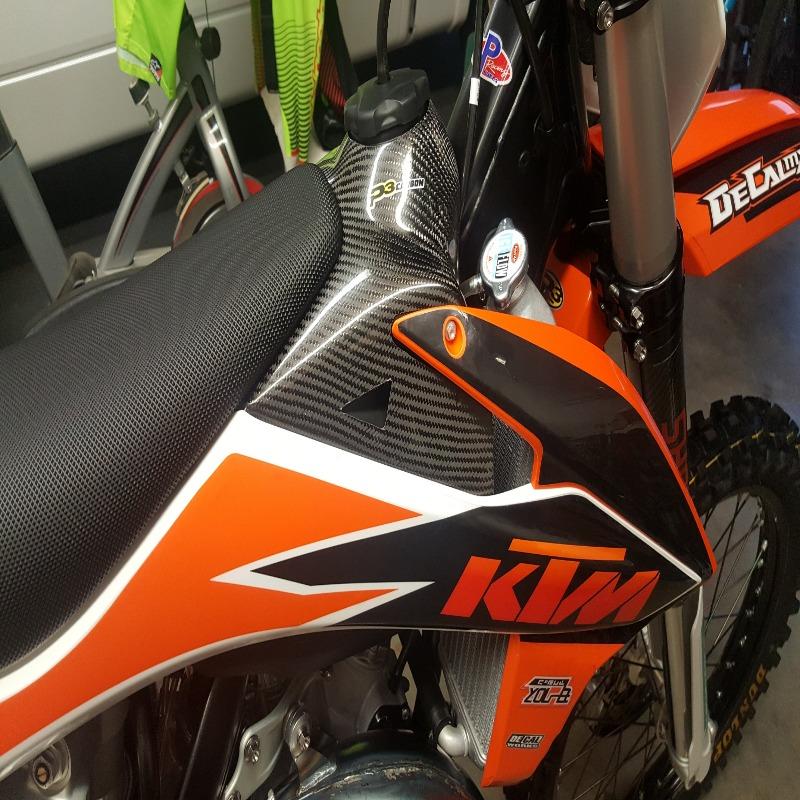 P3 Carbon Upper Fuel Tank Cover KTM | 2019-2023 (See Fitment Chart) - 0