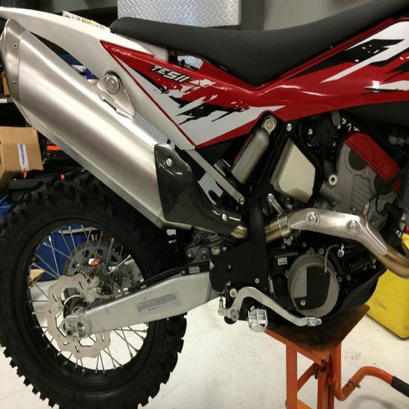 P3 Carbon Boot Guard Stock: Husqvarna TE 449/511 2011-2014 | TXC 450/510 2011-2014