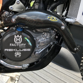 P3 Carbon Heat Shield FMF MegaBomb:  | KTM 450 SX-F/XC-F 2019-2022 | Husqvarna FC/FX 450 2019-2022 | GASGAS EX450F / MC450F 2021-2023 | KTM 450 SX-F F.E. 2018 & 2020-2021 |  HUSQ FC 450 R.E. 2018 & 2020-2021